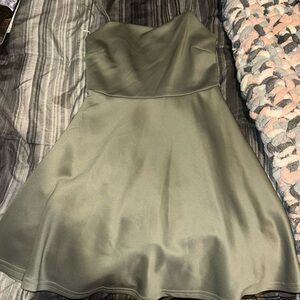 ⚠️LAST TWO MONTHS TO PURCHASE— green flowy dress💚